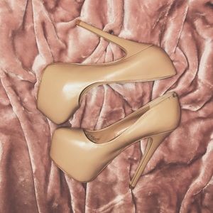 Steve Madden Rare Blush Leather DEJAVU Pumps